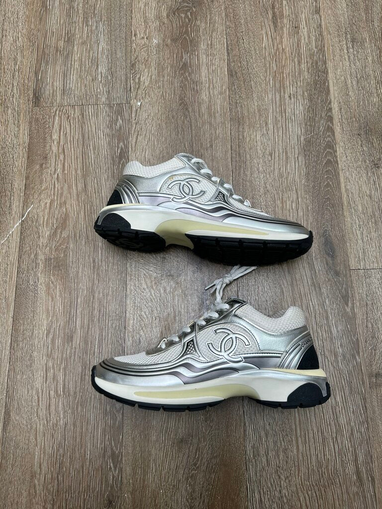 Preowned Chanel White Silver Runner Sz.38.5