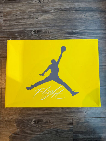 Preowned Jordan 4 Lightning size 9.5