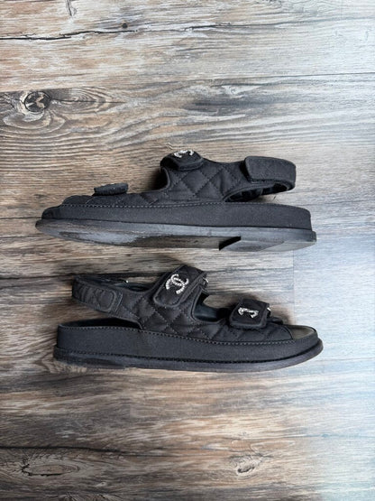 Preowned Chanel Black Quilted Sandel size 37( no box)