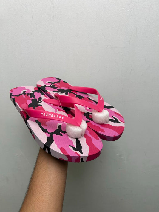 New GV Gallery Pink Camo Flip Flops sz.10
