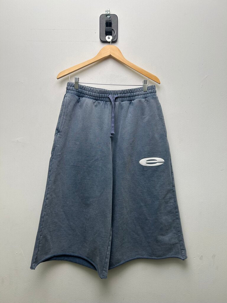 Preowned Eternal Flare Blue White 3/4th Shorts Sz.Large
