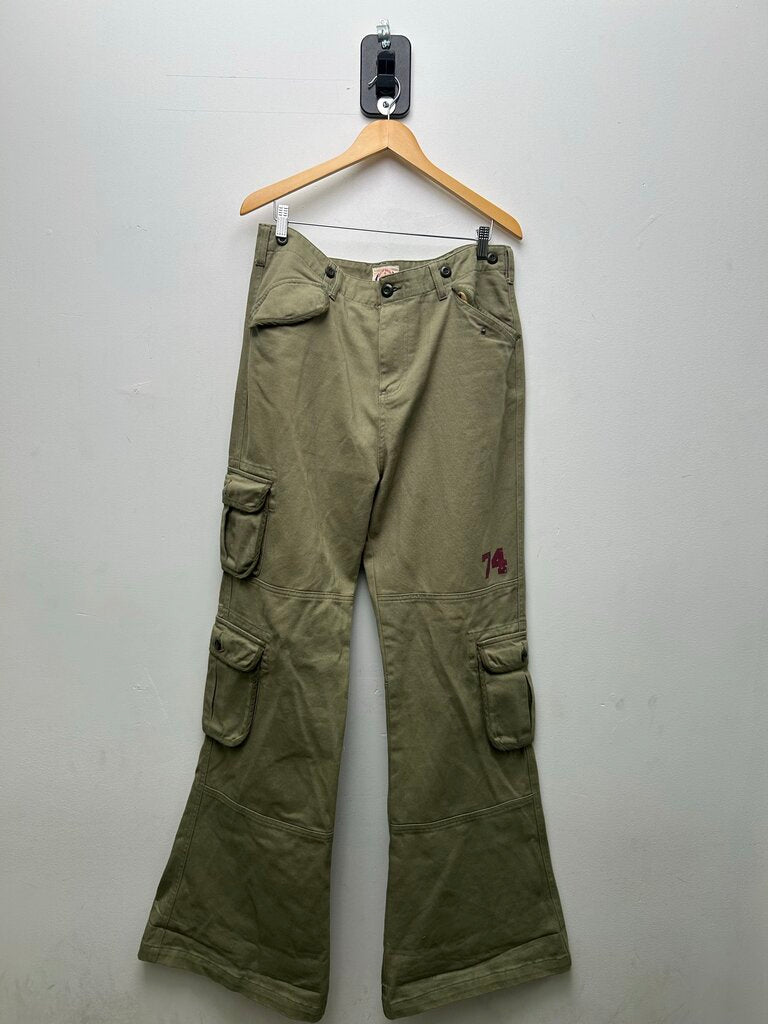 Preowned 74 Is War Green Cargos Sz 34