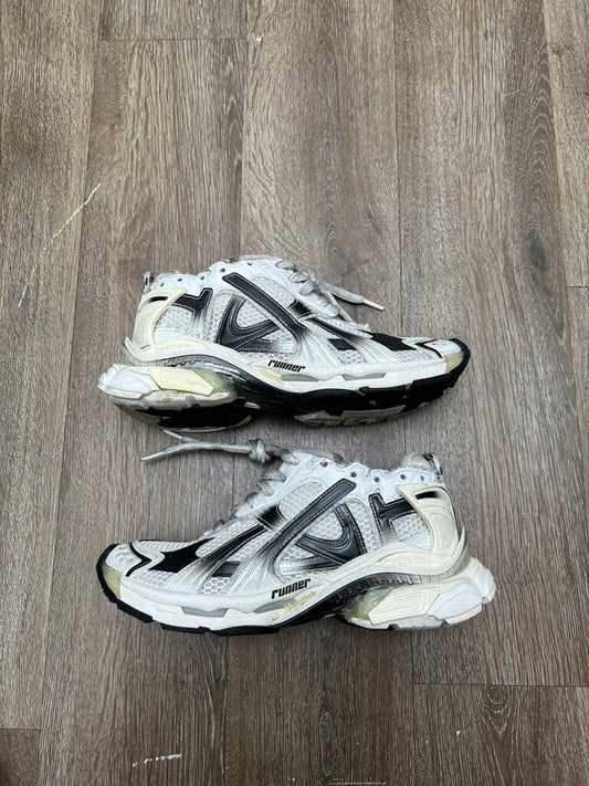 Preowned Balenciaga Runner White Black Size 39 (No Box)