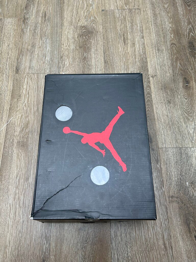 Preowned Jordan 5 Off White Muslin Size 9.5