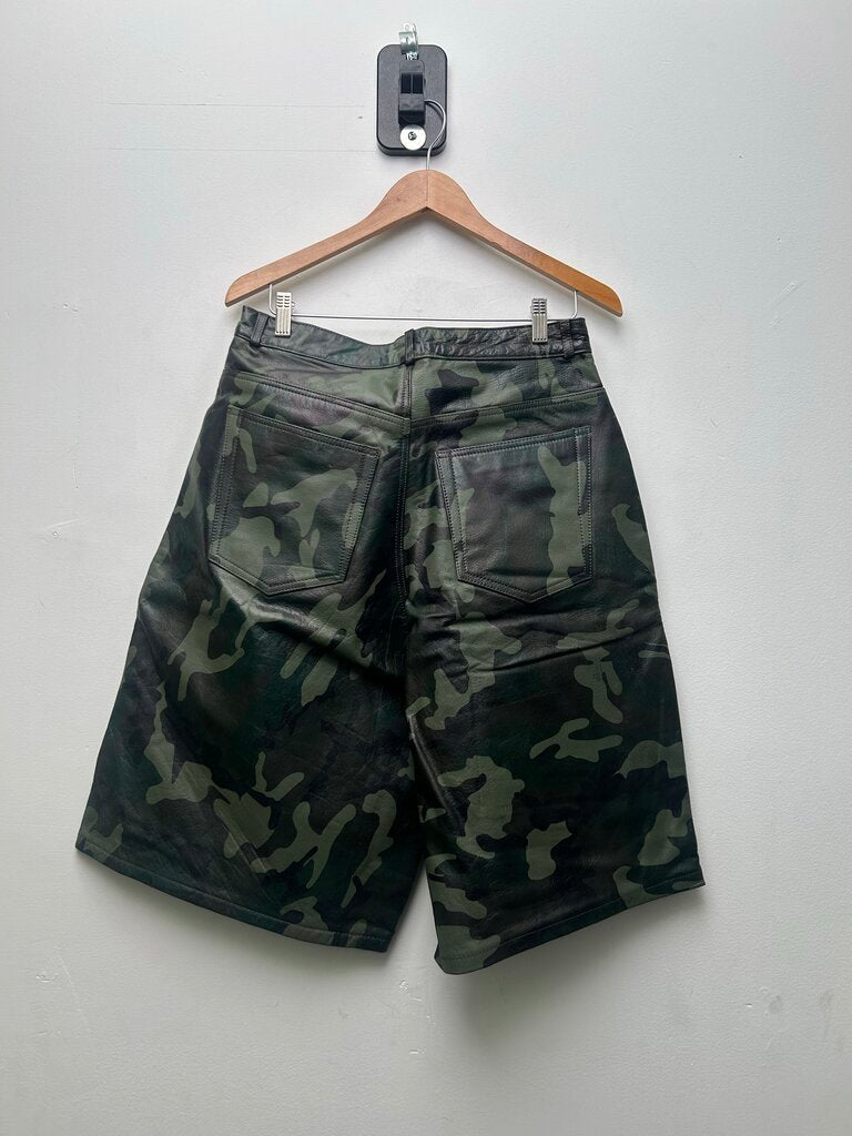 New Gv Gallery Camo Leather Double Knee Shorts Sz.Small