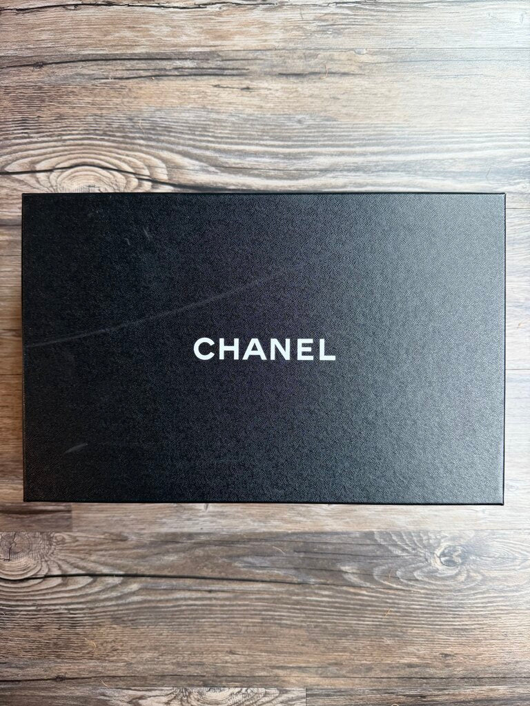 Preowned Chanel Jennie Size 40