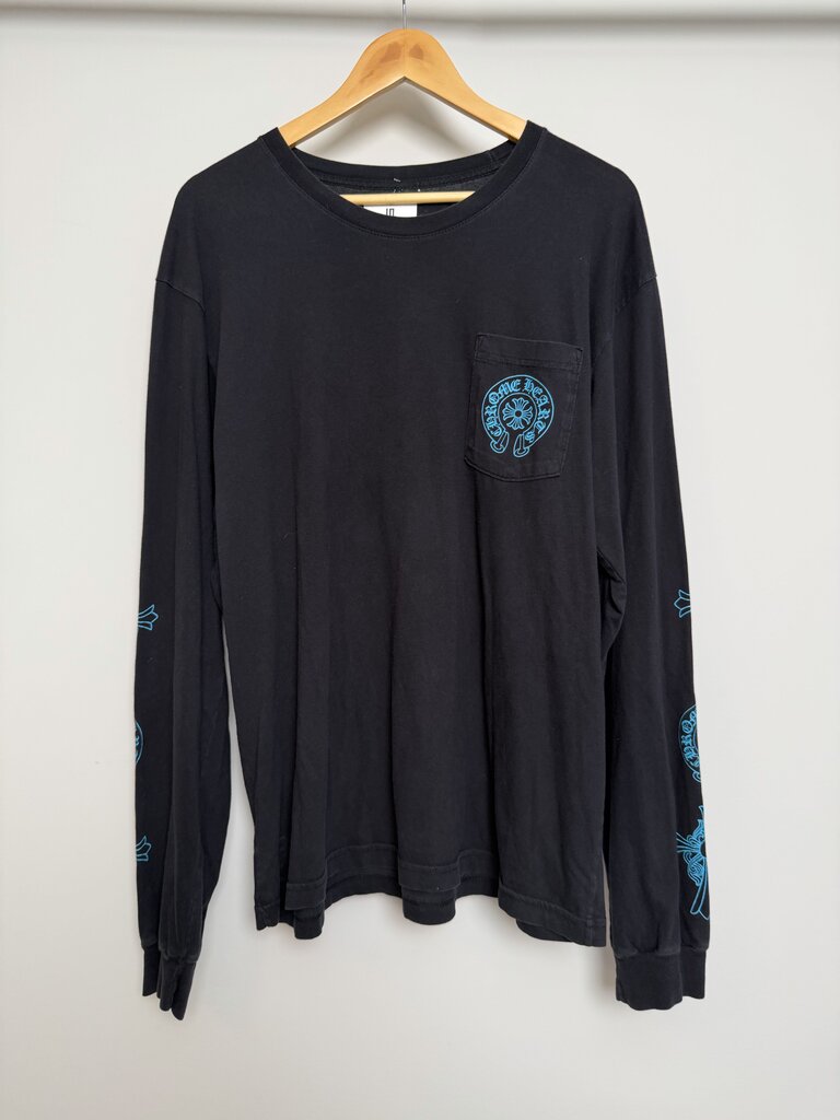 Preowned Chrome Heart Black Teal Multi Logo Pocket L/S size XL