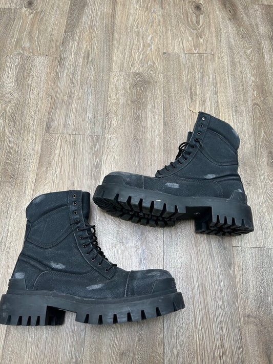 Preowned Balenciaga Black Strike Distressed Strike Boots Sz.44 (NO BOX)