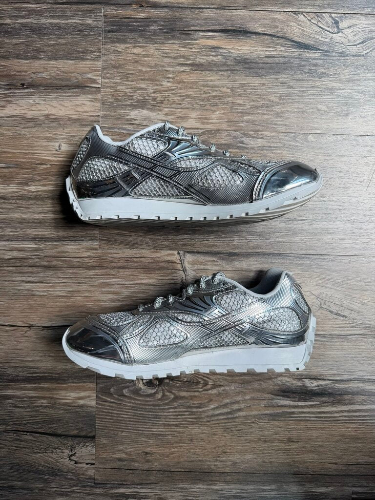 Preowned Bottega Vanetta Orbit Silver size 40