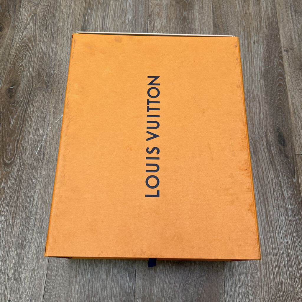 Preowned Louis Vuitton Tan Cream Skates Sz.11LV/13M