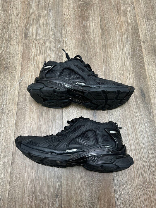 Preowned Balenciaga Triple Black Runner sz.43