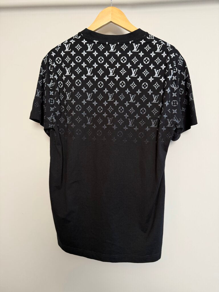 Preowned Louis Vuitton Faded Monogram Black White Tee size M