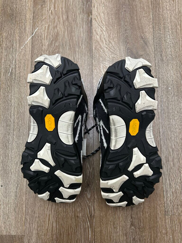 New Sicko Black White Canvas Size 8.5