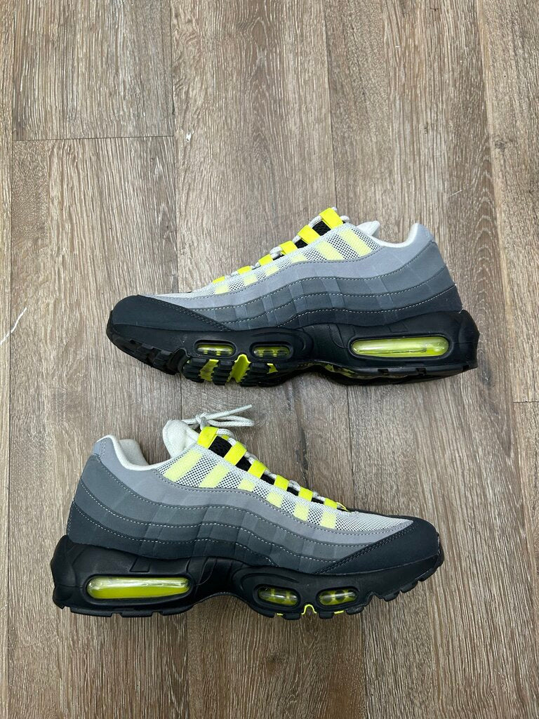 Preowned Nike Air Max 95 Neon Sz.10
