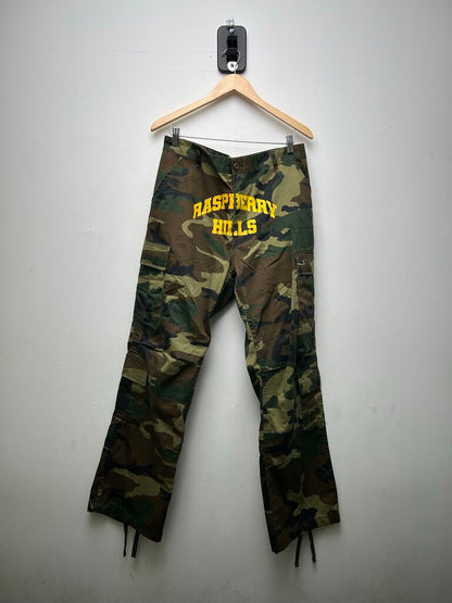 New Gv Gallery Camo Spellout Cargo pants Size Medium