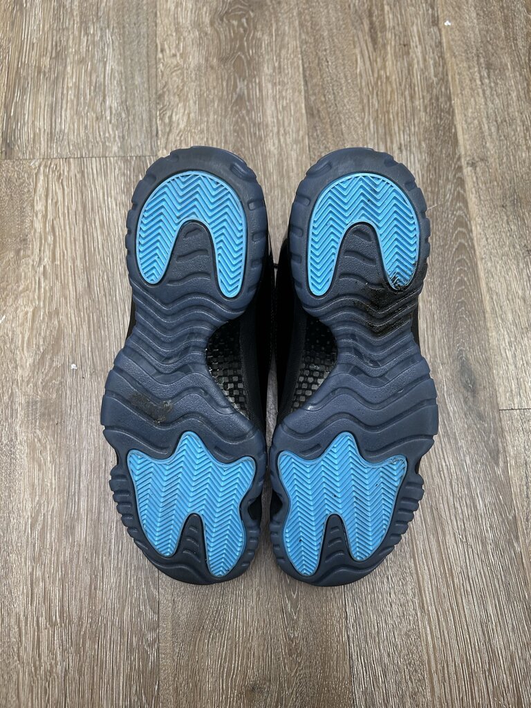 Preowned Jordan 11 Gamma Size 12