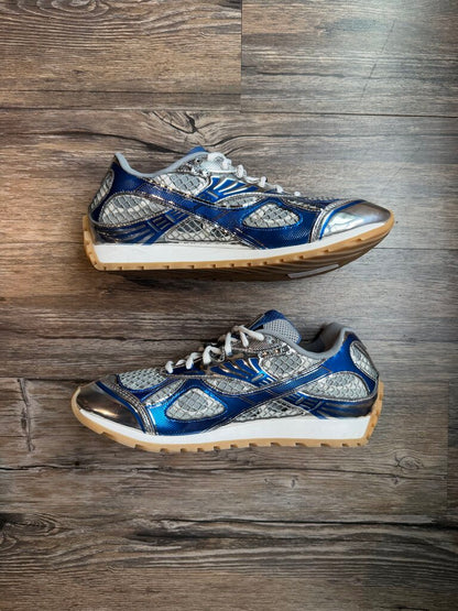Preowned Bottega Vanetta Orbit Blue Metallic size 44(no box)