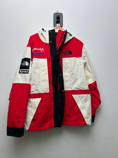 Preowned Supreme TNF Expedition FW18 Red White Jacket sz.L