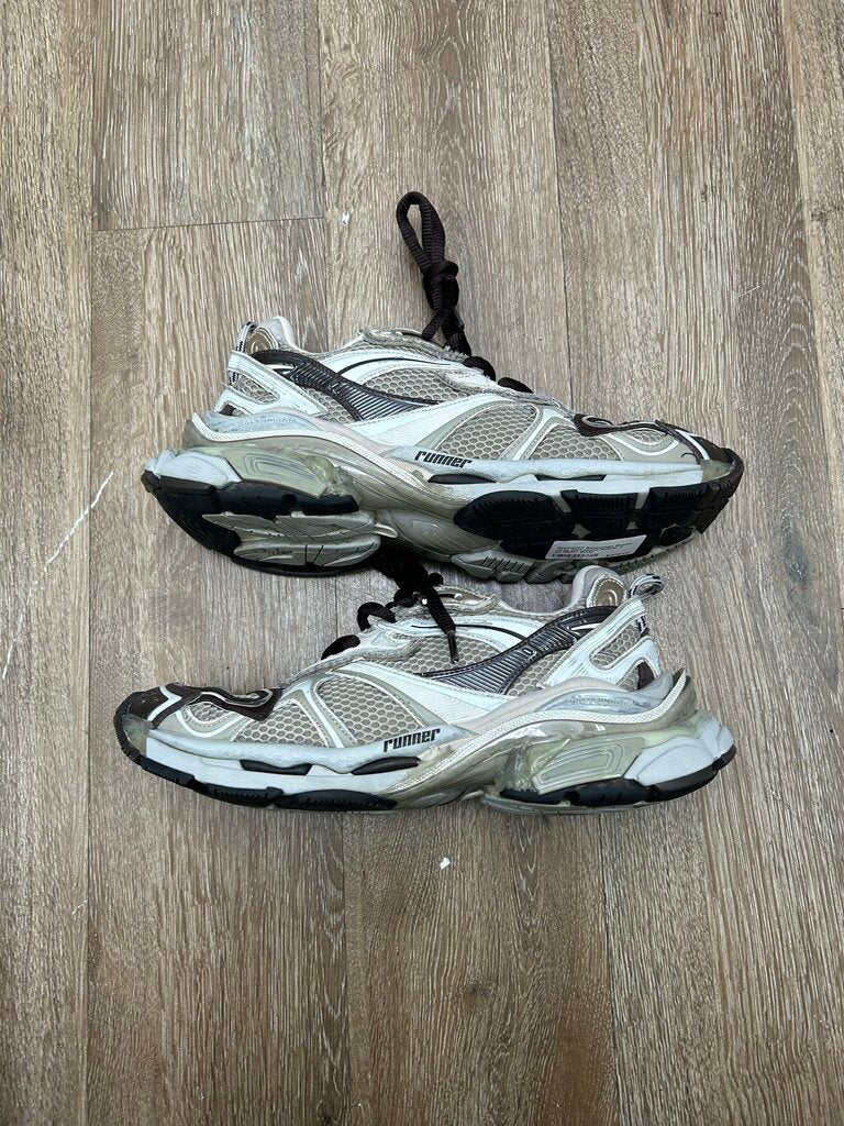 Preowned Balenciaga Brown Grey Distressed Runner 2 sz.43(NO BOX)