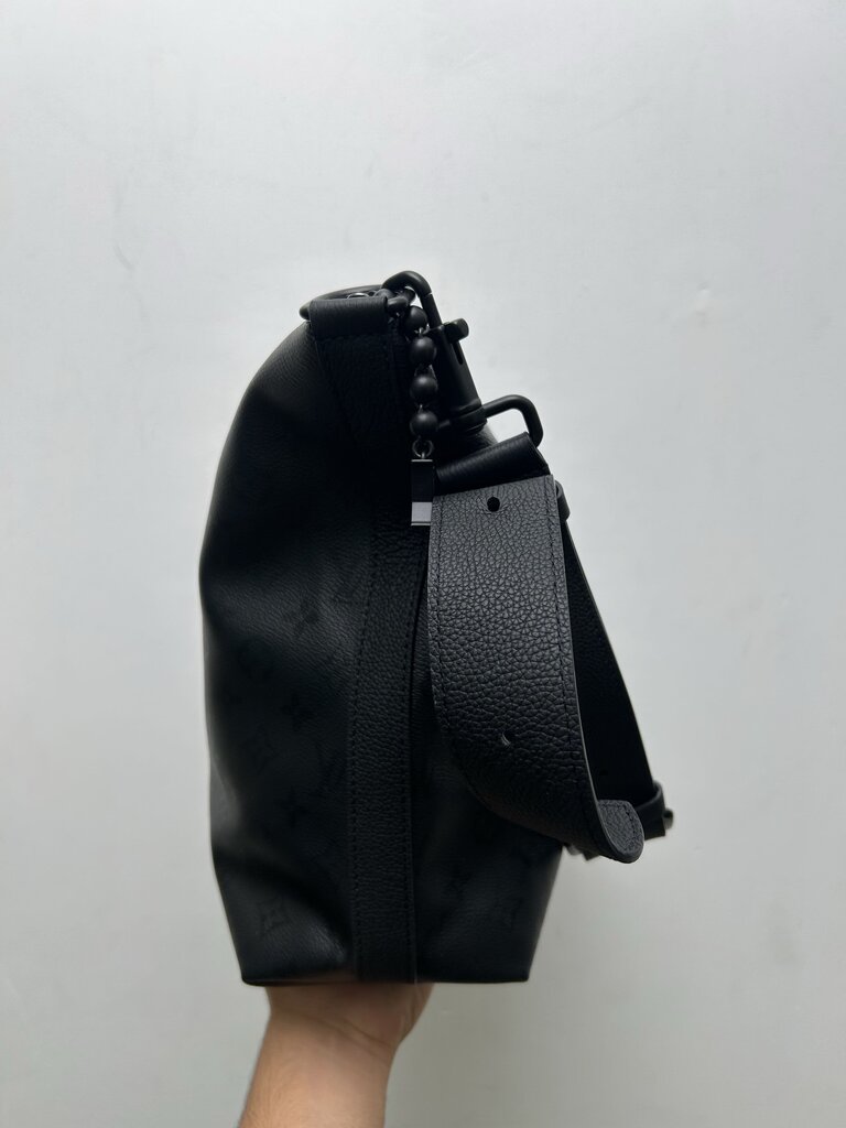 Preowned Louis Vuitton Black Monogram Vagabond Hobo Messenger Bag