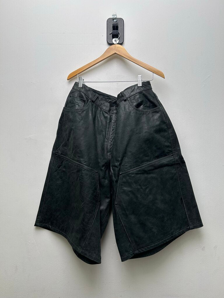 Preowned GV Gallery Leather Double Knee Grey Shorts sz.XXL 2XL
