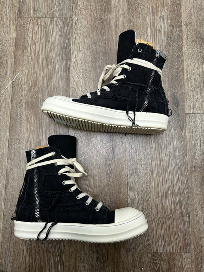 Preowned Rick Owens Black Distressed Canvas High Sz.42.5