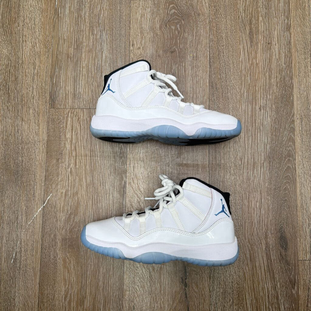 Preowned Jordan 11 Legend Blue Size 5Y (No Lid)
