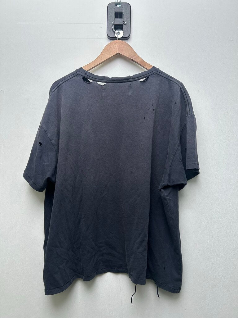 Preowned Paly Fantasy Black Distressed Tee sz.L