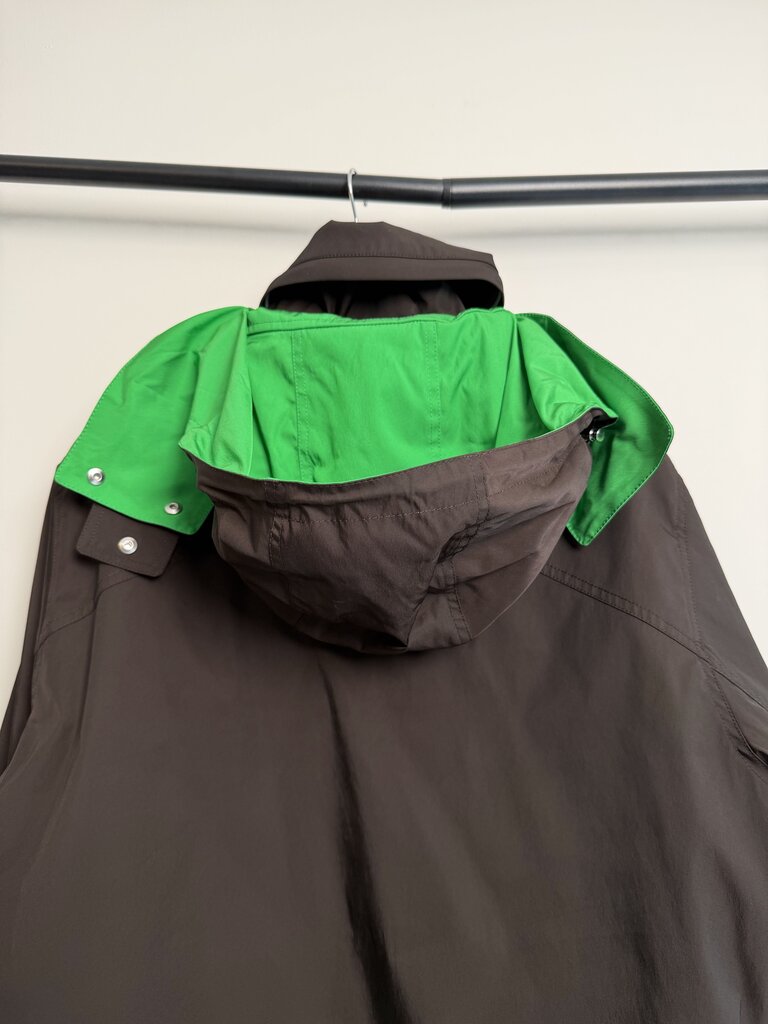 Preowned Bottega Vanetta Black Green Heavy Windbreaker size M(Fits M-XL)