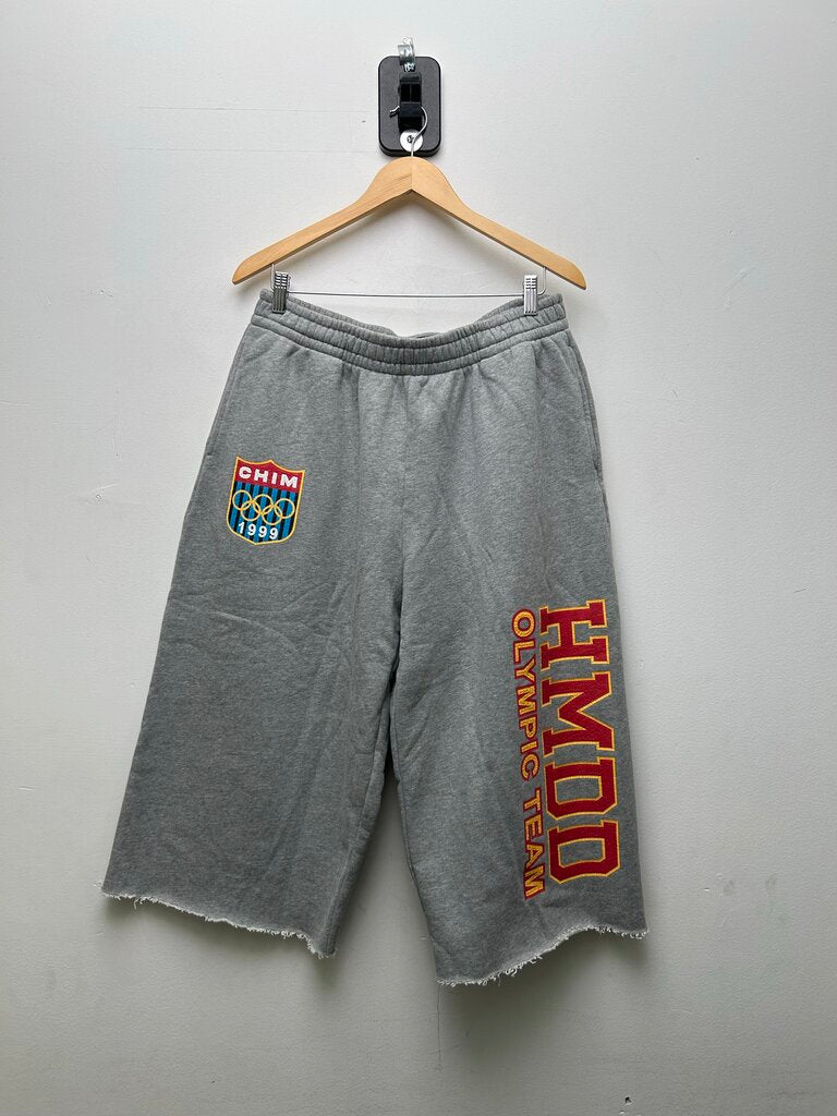 New HMDD Grey Red Yellow Olympic 3/4th Shorts Sz.Large