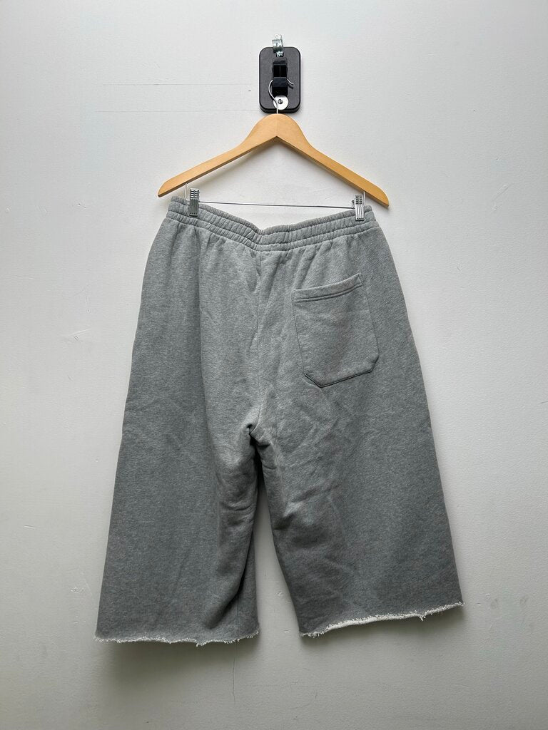 New HMDD Grey Red Yellow Olympic 3/4th Shorts Sz.Large