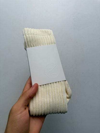 New Faciane Cream Scrunch Socks