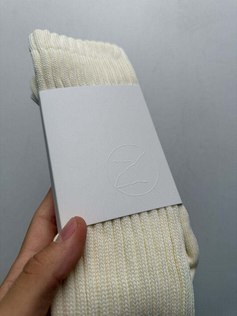 New Faciane Cream Scrunch Socks
