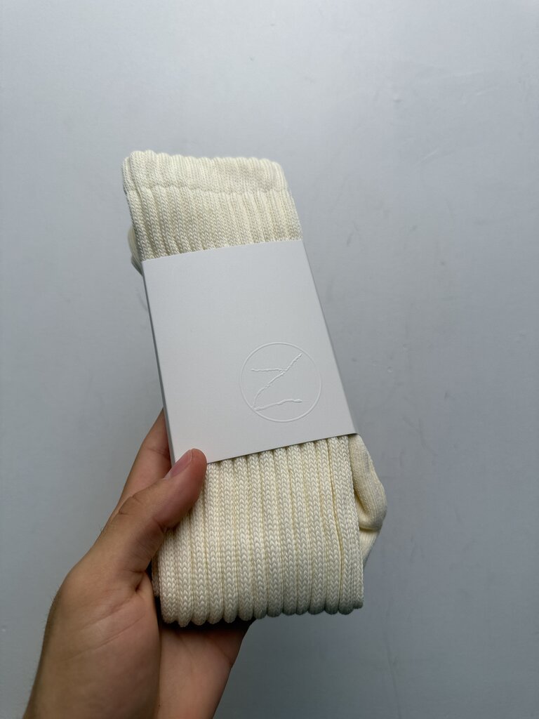 New Faciane Cream Scrunch Socks