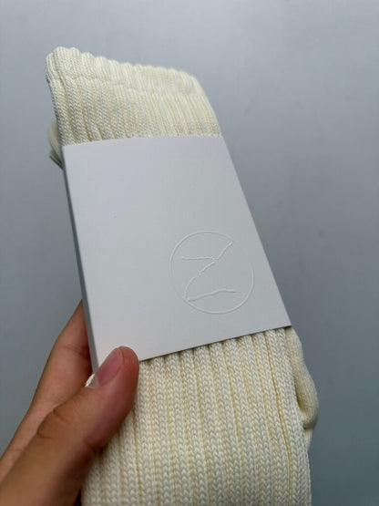 New Faciane Cream Scrunch Socks