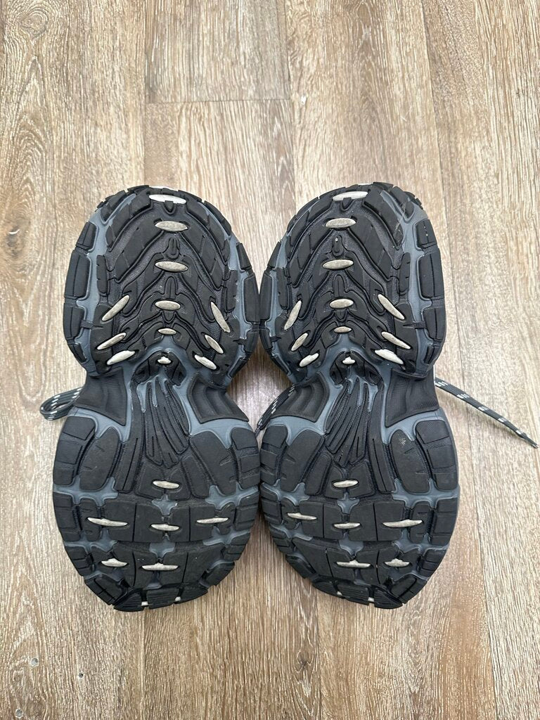 Preowned Balenciaga 6XL Black grey Size 43