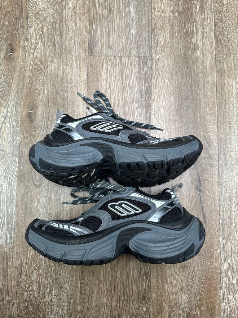 Preowned Balenciaga 6XL Black grey Size 43