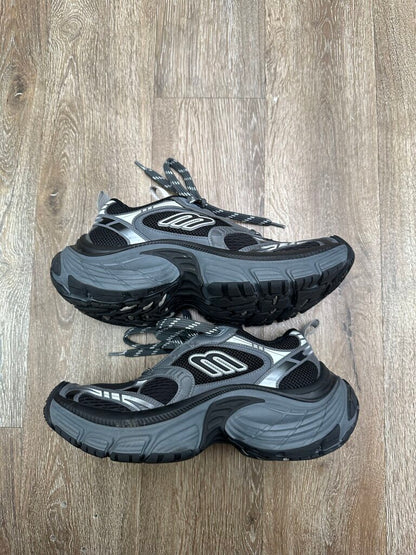 Preowned Balenciaga 6XL Black grey Size 43