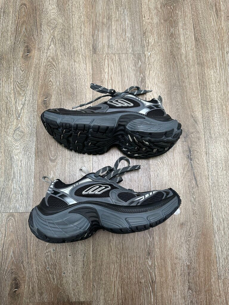 Preowned Balenciaga 6XL Black grey Size 43