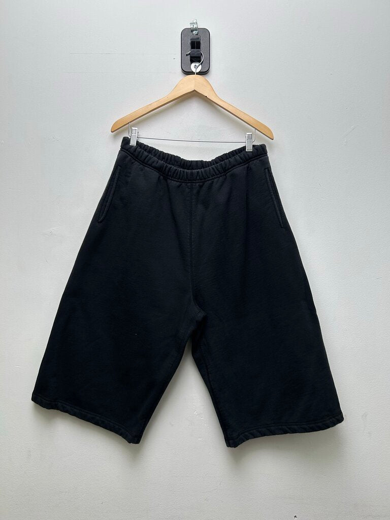 Preowned UNDS 3/4 Shorts Size 1
