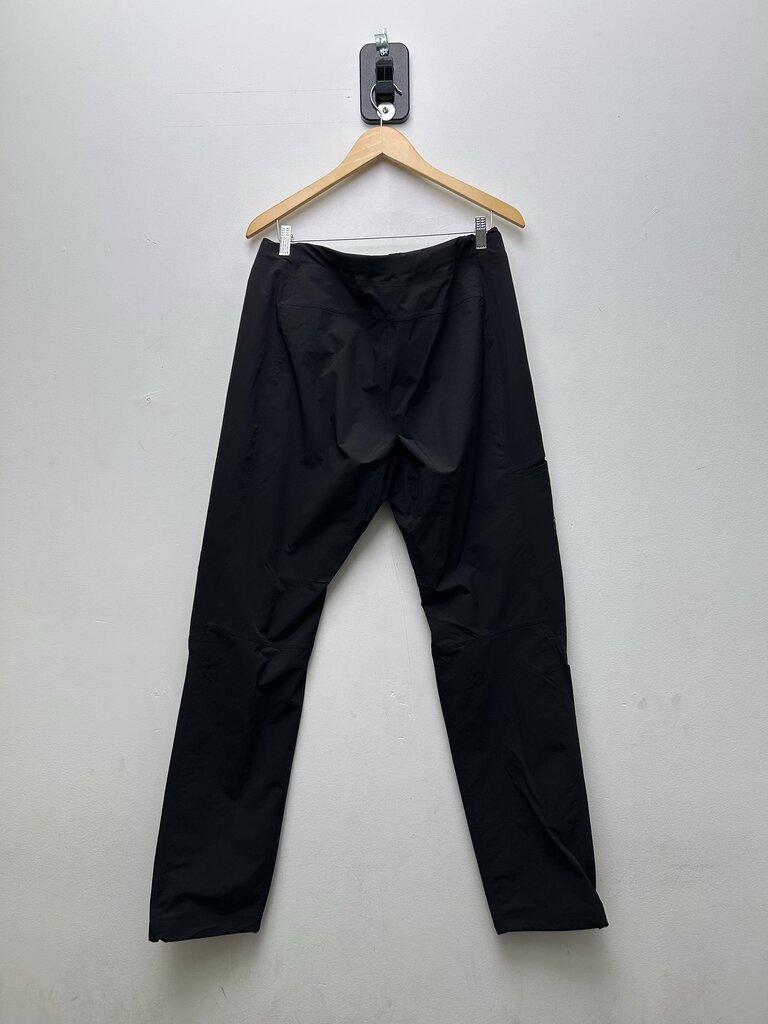 Preowned Arctyrex Black Pocket Pants Size 38