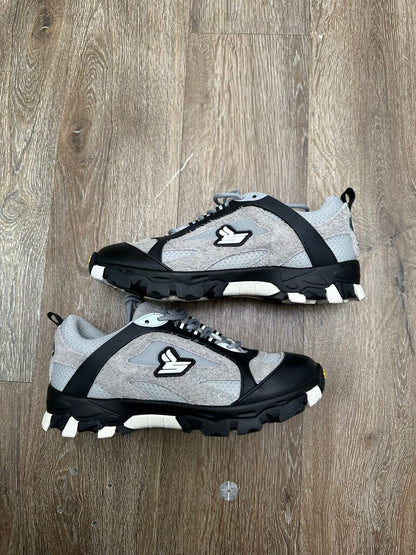 Preowned Sicko Grey Hiking Shoe sz.7
