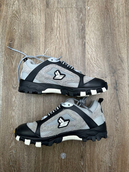 Preowned Sicko Grey Hiking Shoe sz.7