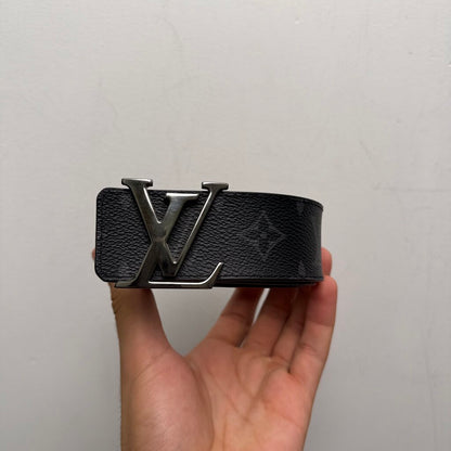 Preowned Louis Vuitton Grey Monogram Silver Buckle Black Belt sz.34 / 85 (NO BOX)