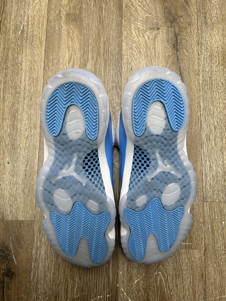 Preowned Jordan 11 Low University Blue sz.11