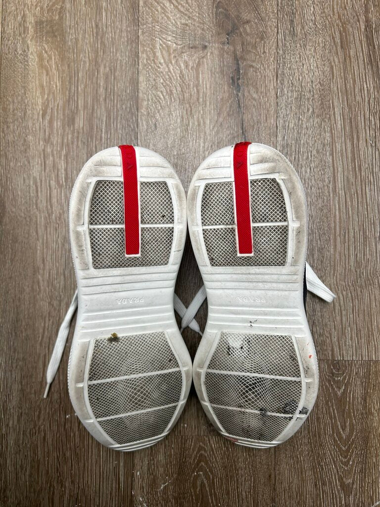 Preowned Prada Cups Navy Grey Patent Sz.8/10M