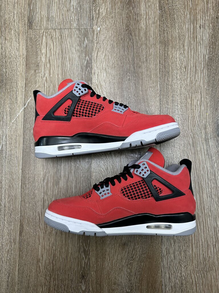 Preowned Jordan 4 Red Toro sz.8.5 (NO BOX)