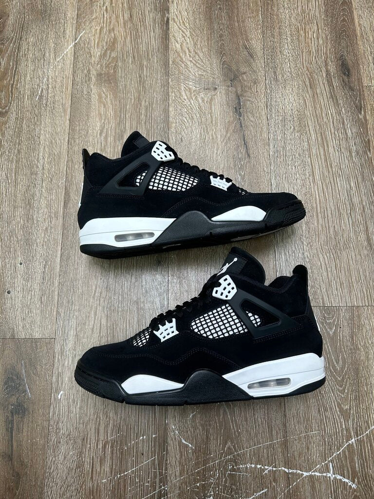 Preowned Jordan Retro 4 White Thunder Sz. 10