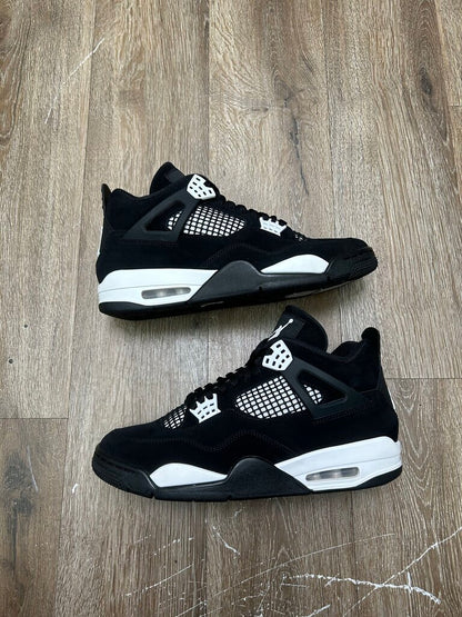 Preowned Jordan Retro 4 White Thunder Sz. 10