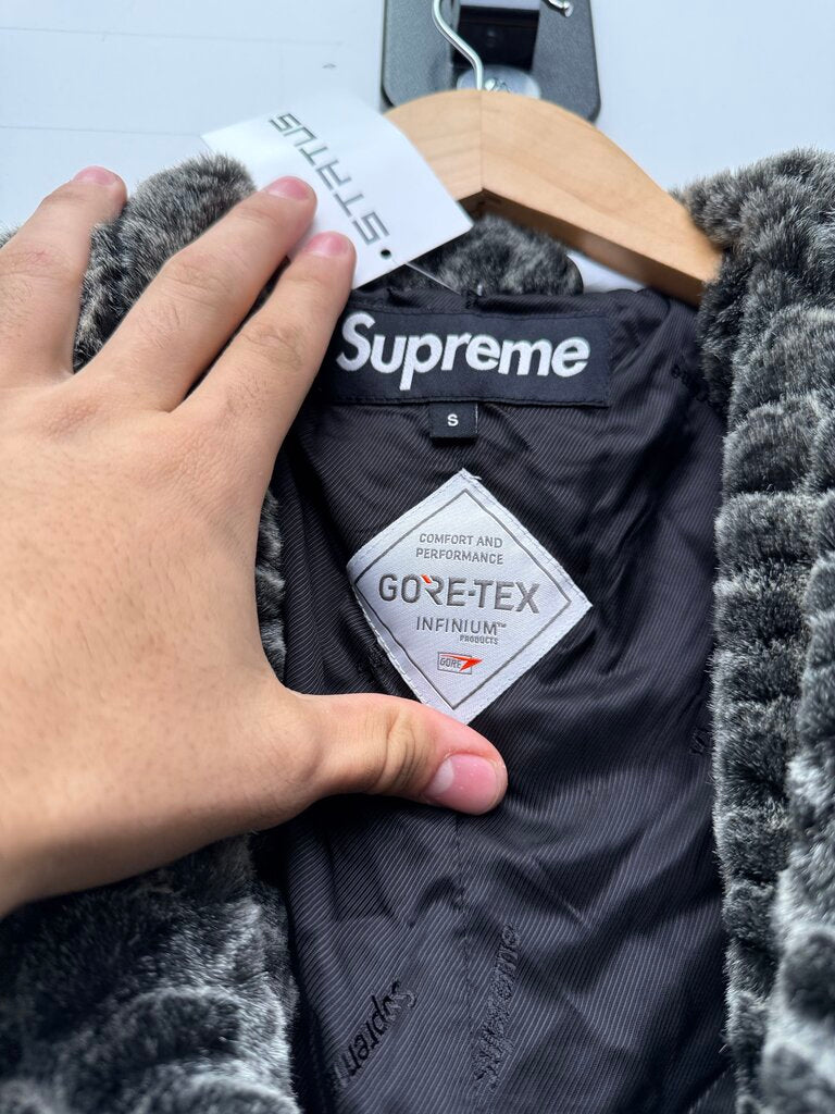 Preowned Supreme Goretex Peacoat Fur Jacket sz.S